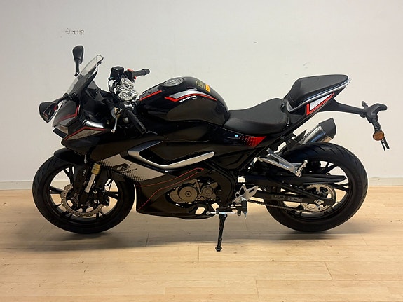 QJ Motor SRK 125 R Omg Leverans 5 års fabriksgaranti 2 of 5
