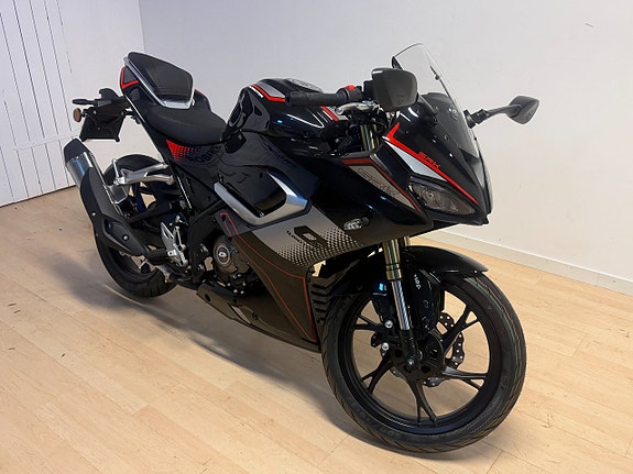QJ Motor SRK 125 R Omg Leverans 5 års fabriksgaranti 3 of 5