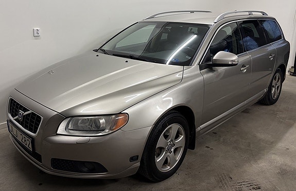 Volvo V70 4 of 14