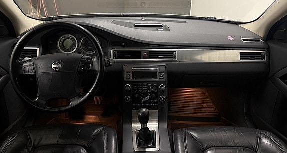 Volvo V70 6 of 14