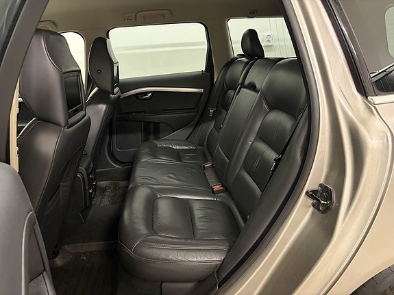 Volvo V70 9 of 14
