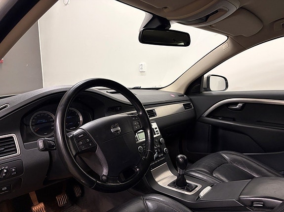 Volvo V70 8 of 14
