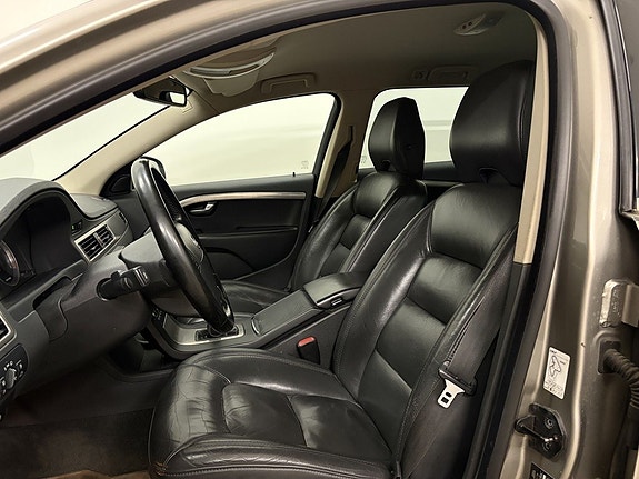Volvo V70 7 of 14