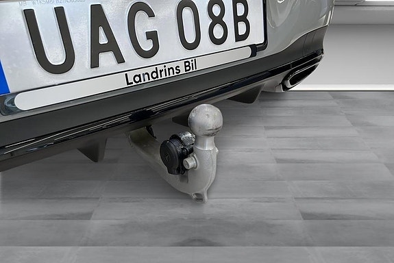 Mercedes-Benz CLA250 e 15 of 18