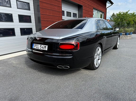 Bentley Continental Flying Spur 4 of 5