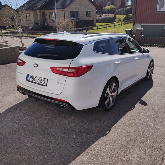 Kia Optima 2 of 4