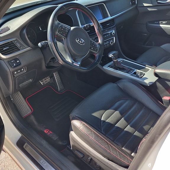 Kia Optima 3 of 4