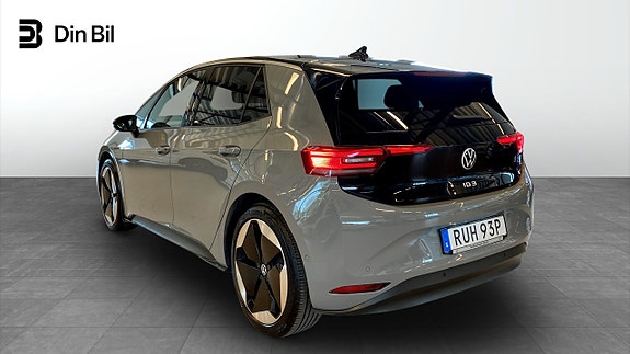 Volkswagen ID.3 3 of 5
