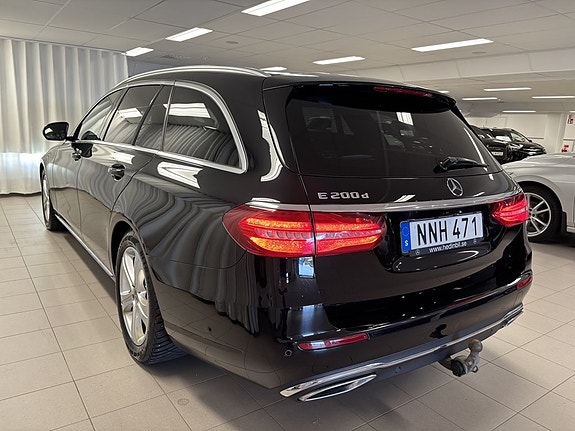 Mercedes-Benz E200 5 of 5