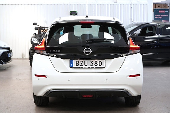 Nissan Leaf 4 of 5