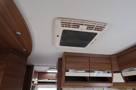 Dethleffs Nomad 740 RFK barnk.1200w solcell+lithium -17 Snow 12 of 12