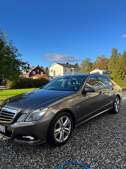 Mercedes-Benz E250 6 of 6