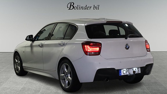 BMW 116i 4 of 5