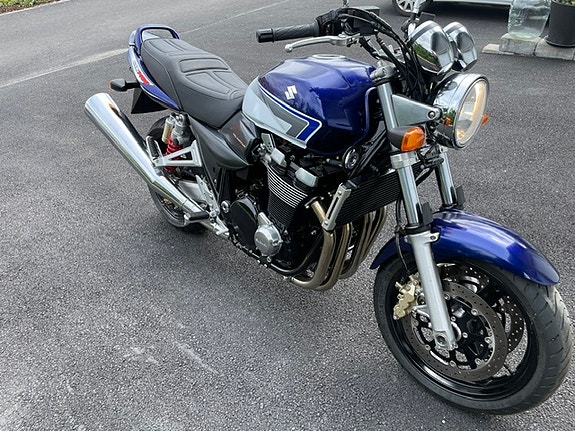 Suzuki GSX1400 3 of 5