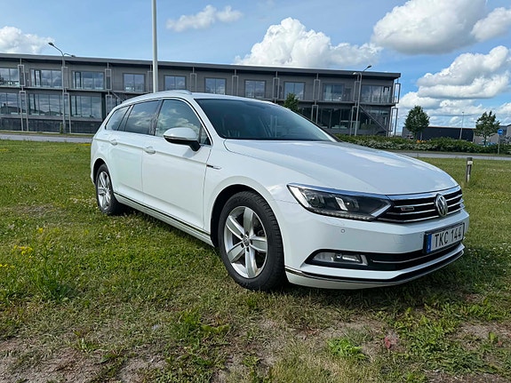 Volkswagen Passat 2 of 5