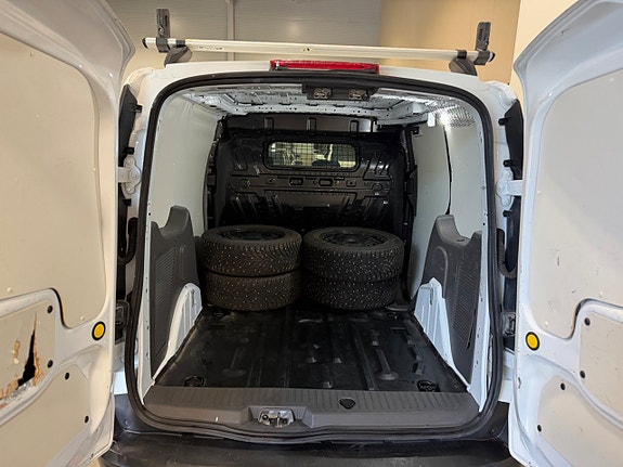 Ford Transit Connect 9 of 18