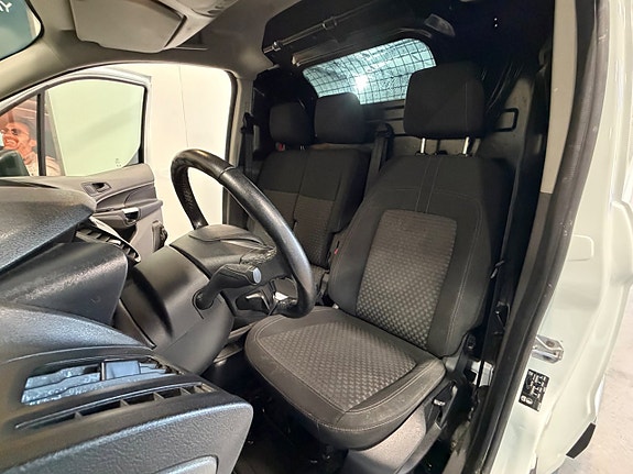Ford Transit Connect 12 of 18