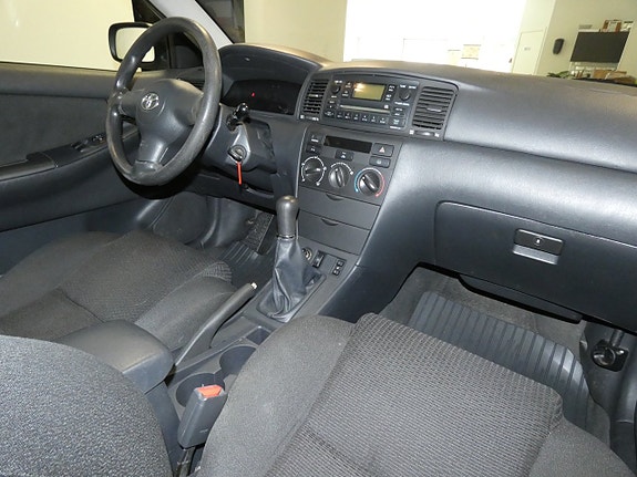 Toyota Corolla 7 of 10