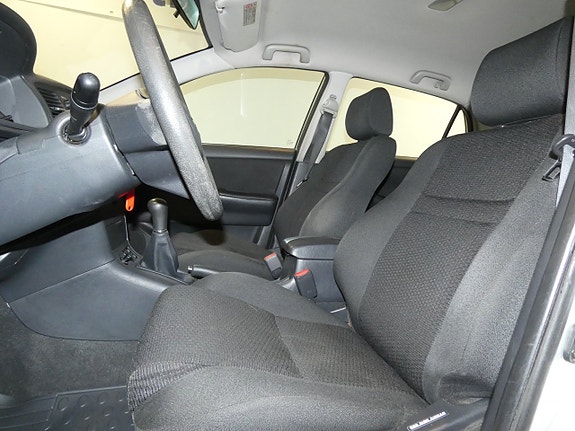 Toyota Corolla 4 of 5