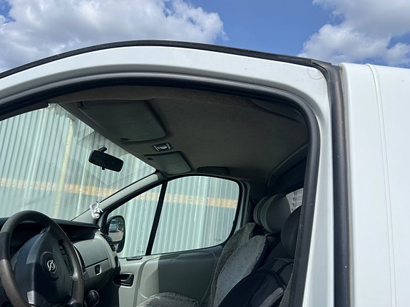 Opel Vivaro 20 of 28