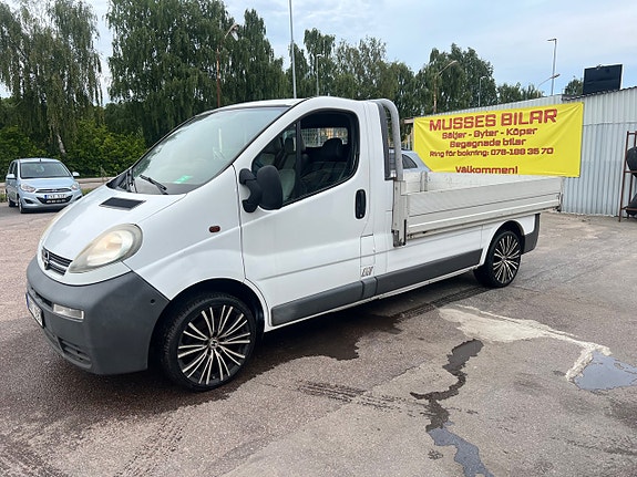 Opel Vivaro 2 of 5