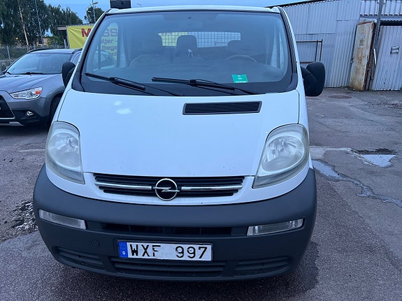 Opel Vivaro 13 of 28