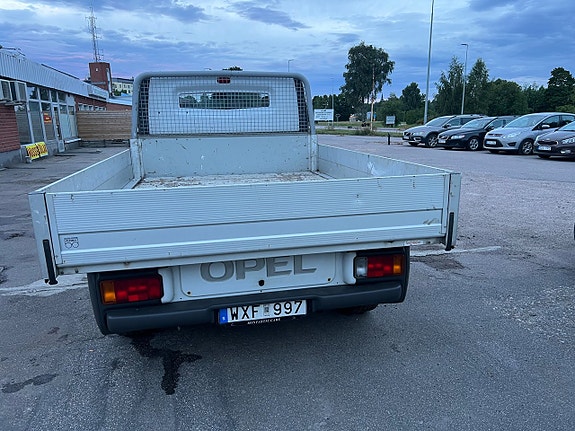 Opel Vivaro 14 of 28