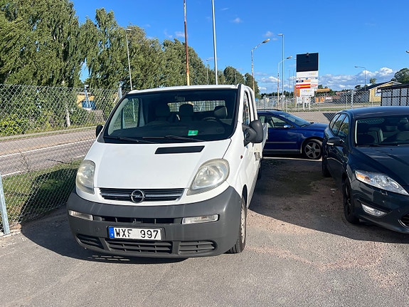 Opel Vivaro 12 of 28
