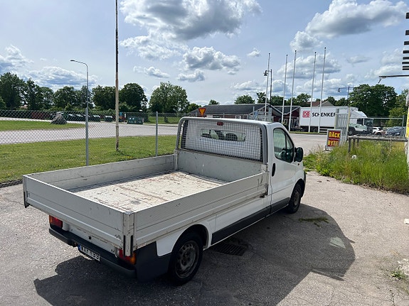Opel Vivaro 27 of 28