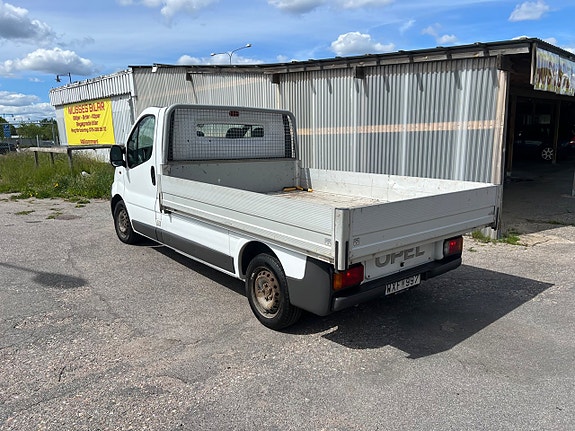 Opel Vivaro 26 of 28