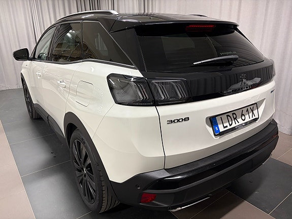 Peugeot 3008 3 of 5