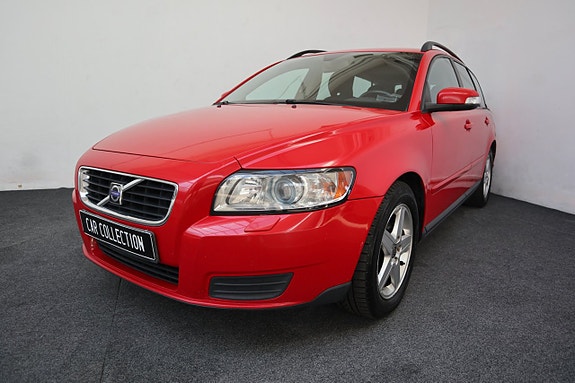 Volvo V50 2 of 21
