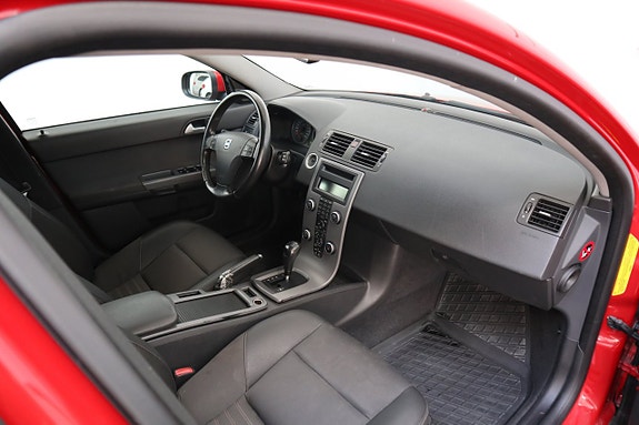 Volvo V50 4 of 21