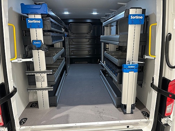 Volkswagen Crafter 4 of 5