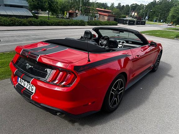 Ford Mustang 7 of 24