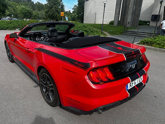 Ford Mustang 8 of 24