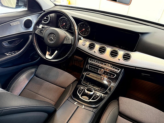 Mercedes-Benz E220 11 of 18