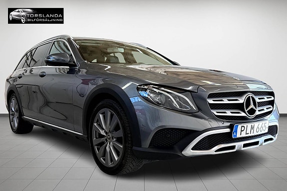 Mercedes-Benz E220 2 of 5
