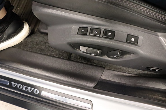 Volvo XC70 17 of 22