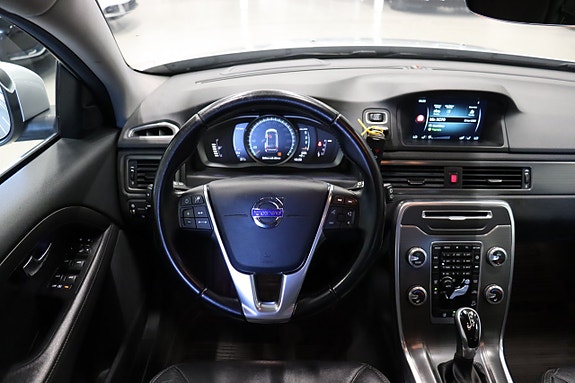 Volvo XC70 12 of 22