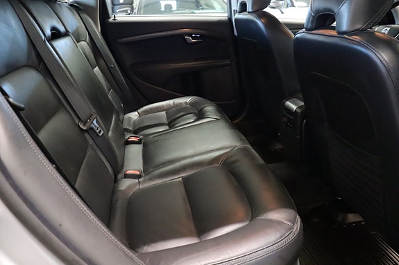 Volvo XC70 11 of 22
