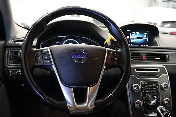 Volvo XC70 13 of 22