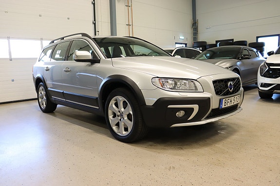Volvo XC70 2 of 5