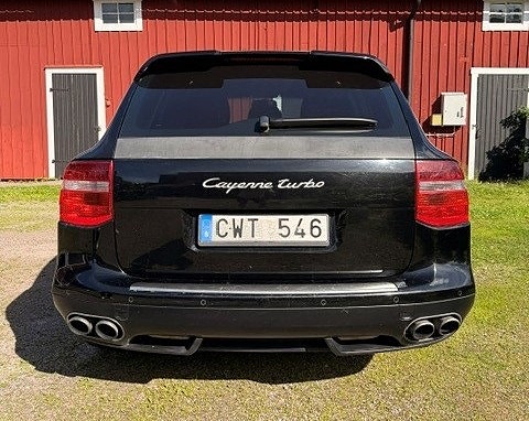 Porsche Cayenne Turbo 4 of 5