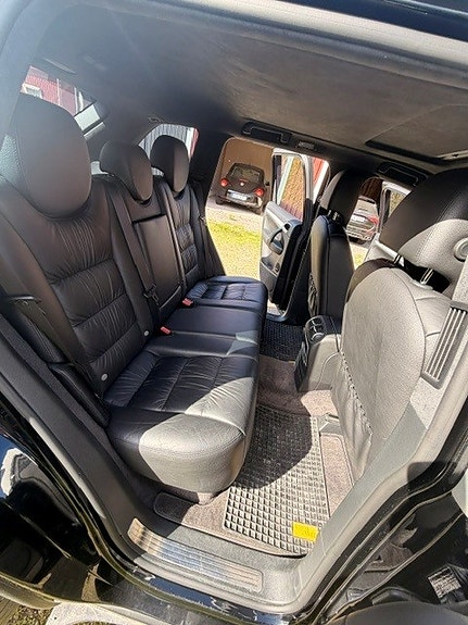 Porsche Cayenne Turbo 6 of 13