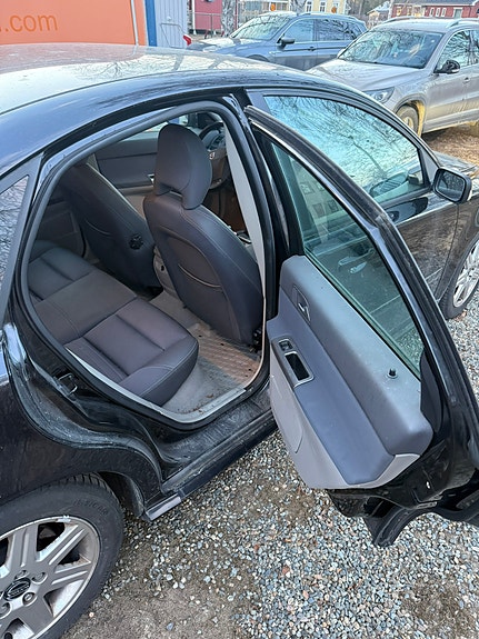 Volvo S40 3 of 5