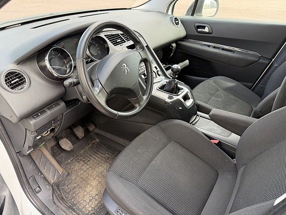 Peugeot 5008 5 of 5