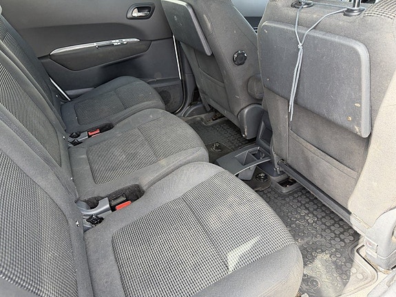 Peugeot 5008 7 of 9