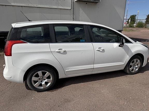 Peugeot 5008 4 of 5