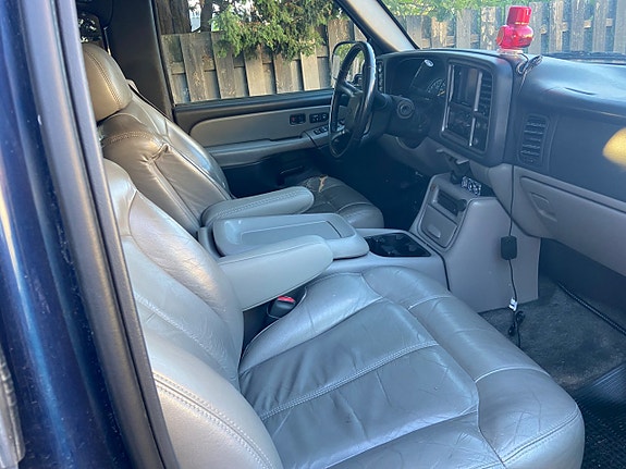 Chevrolet Tahoe 4 of 5
